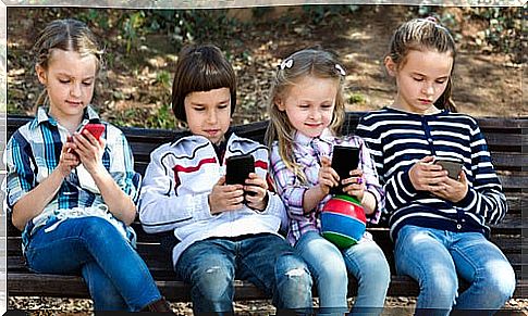 8 reasons to ban smartphones for children under 12