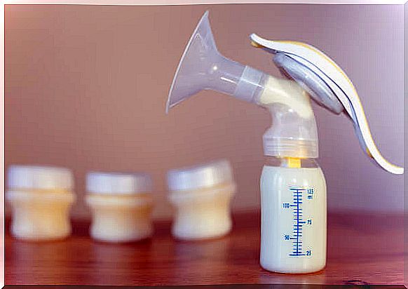 u breastpump and some pots full of breast milk