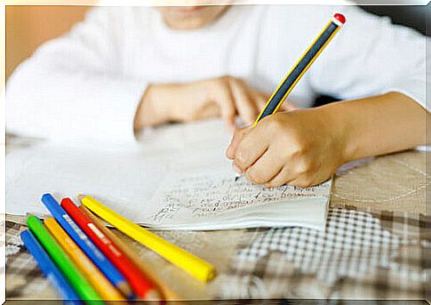 Why it's good for children to learn to write by hand